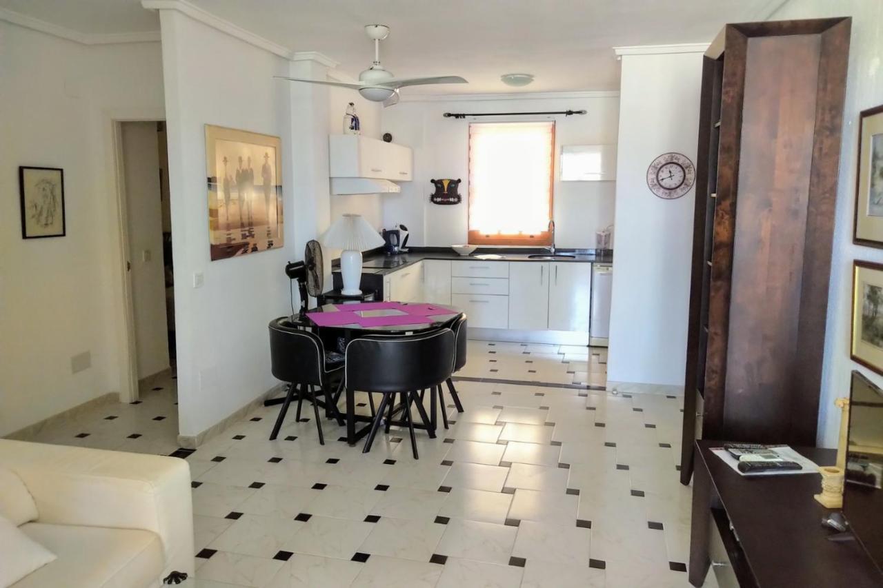 Shoal Apartamentos โอริอุเอลา ภายนอก รูปภาพ